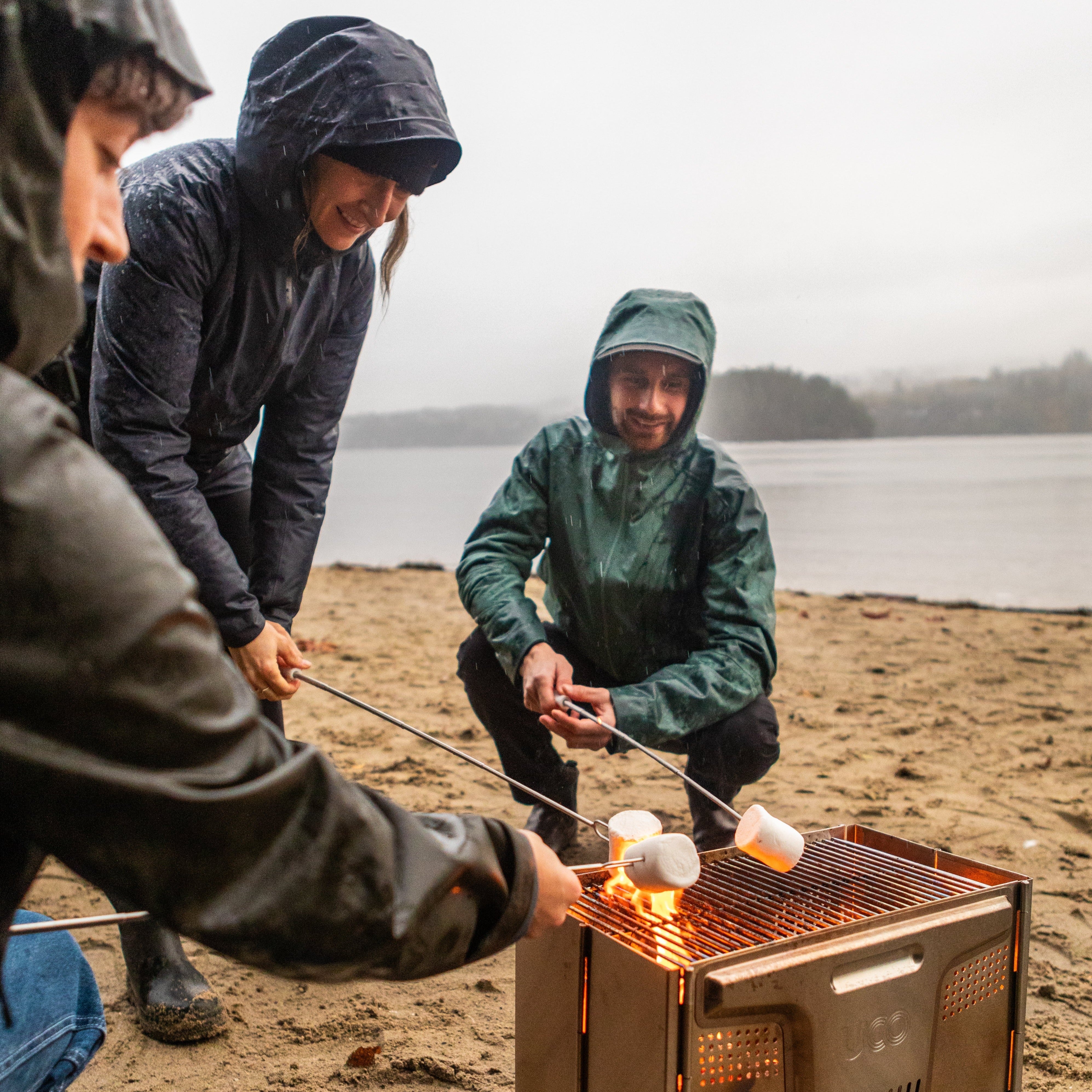 7 Reasons the UCO Smokeless Flatpack Grill Is Better Than a Fire